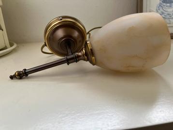 Mooi wandlampje, brons en koper met albasten lampenkap. beschikbaar voor biedingen