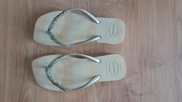 Havaianas Slim Square Gold Glitter Metalic bandje en voetbed beschikbaar voor biedingen