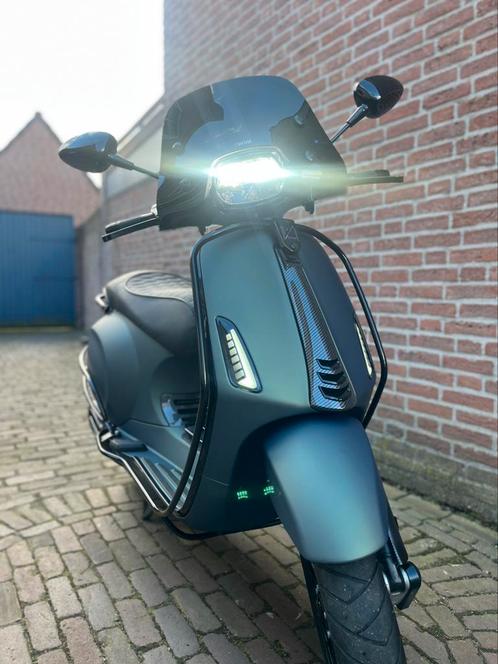 Vespa sprint brom full option!, Fietsen en Brommers, Brommers | Vespa, Zo goed als nieuw, Overige modellen, Maximaal 45 km/u, Ophalen
