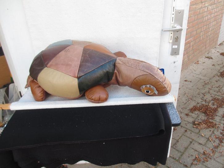 Vintage Patchwork Lederen Schildpad jaren 60, Huis en Inrichting, Banken | Voetenbanken en Poefen, Gebruikt, Minder dan 50 cm
