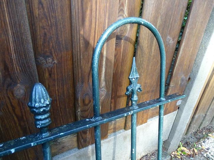 hekwerk 2 poorten en 2 stuk hekwerken, Tuin en Terras, Tuinhekken en Hekwerk, Gebruikt, Sierhekwerk, IJzer, Met poort, Ophalen