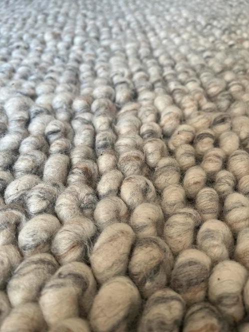 Bolletjes wol vloerkleed. Loods 5. 200x280 cm, Huis en Inrichting, Stoffering | Tapijten en Kleden, Gebruikt, 200 cm of meer, 200 cm of meer
