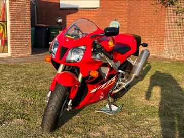 Hondat vtr 1000 sp1 beschikbaar voor biedingen