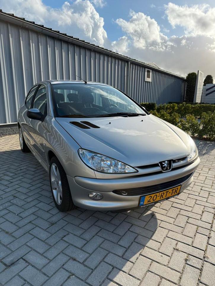 Peugeot 206 1.4 5D 2005 Grijs Airco, Auto's, Peugeot, Particulier, ABS, Airbags, Airconditioning, Centrale vergrendeling, Elektrische ramen