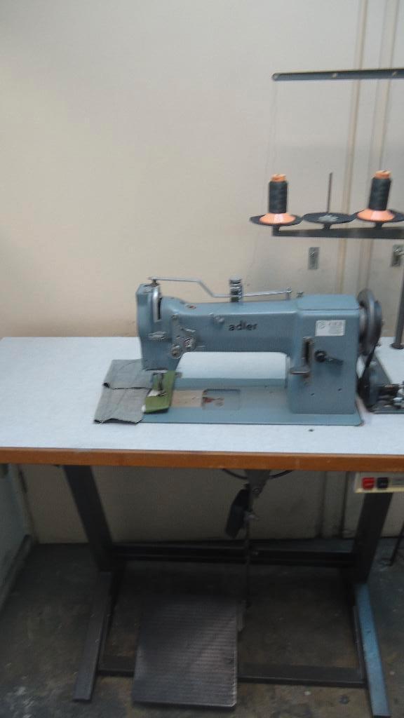 Industrie Naaimachine Adler 2 Voudig transport, Hobby en Vrije tijd, Naaimachines en Toebehoren, Gebruikt, Naaimachine, Overige merken