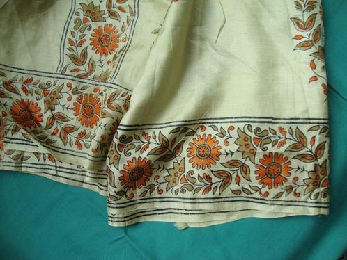 Vintage zijden stof, beige, Hobby en Vrije tijd, Stoffen en Lappen, Nieuw, Satijn of Zijde, 120 cm of meer, 30 tot 200 cm, Beige