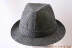 kleine Vintage Vissers hoed blauw grijs 53 Baantjer hoedje, Gebruikt, Hoed, Ophalen of Verzenden, Jongen