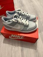 Nike dunk low two toned, Ophalen, Nike, Grijs, Sneakers of Gympen