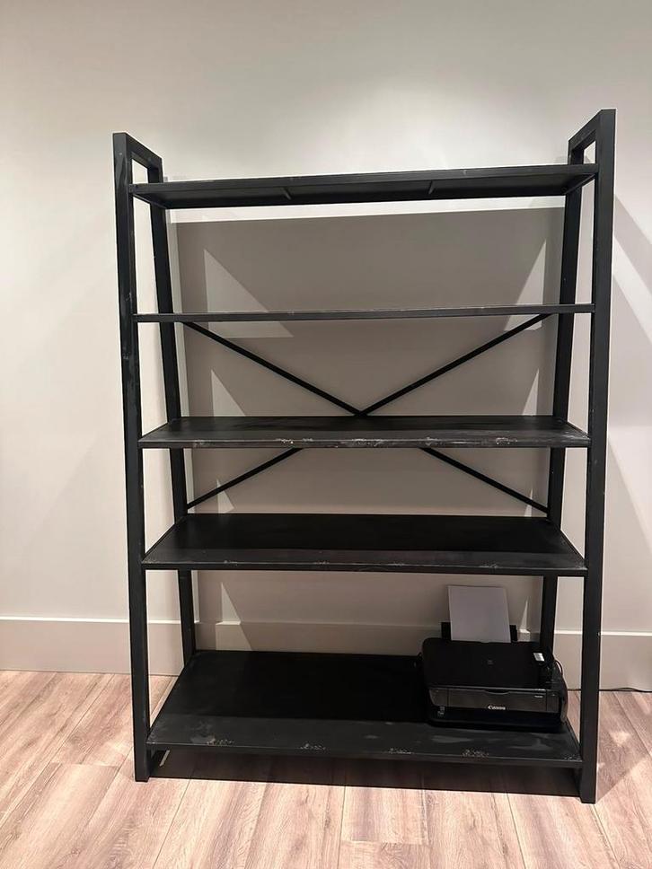 Zwarte, stalen kast z.g.a.n., Huis en Inrichting, Kasten | Boekenkasten, Zo goed als nieuw, 100 tot 150 cm, 150 tot 200 cm, 25 tot 50 cm