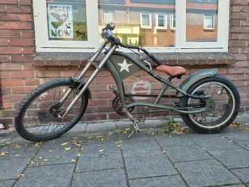 Lowrider met US army beschildering. beschikbaar voor biedingen