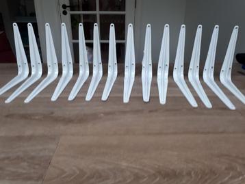 PLANKENDRAGERS WIT METAAL 14 STUKS. 200X250  beschikbaar voor biedingen
