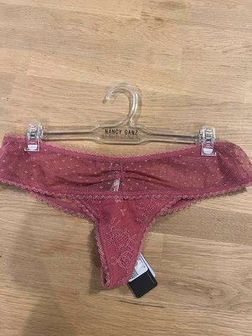 Andres Sarda string maat 38 NIEUW!! Nu €10,- beschikbaar voor biedingen