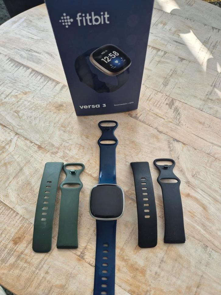 Fitbit Versa 3 met 2 extra bandjes, Sieraden, Tassen en Uiterlijk, Smartwatches, Gebruikt, Android, Zwart, Ophalen