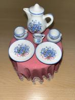 Poppenhuis - Reutter servies gedekte tafel in stolp, Verzenden, Zo goed als nieuw, Decoratie