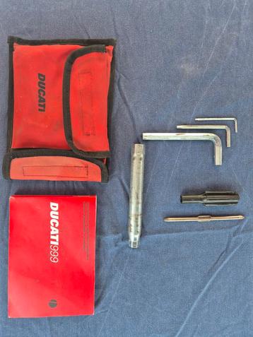 Ducati 999 Originele Gereedschapsset beschikbaar voor biedingen
