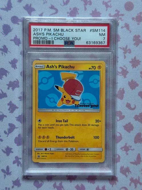 Ash’s Pikachu SM114 Pokémon S&M Black Star Promo 2017 PSA 7, Hobby en Vrije tijd, Verzamelkaartspellen | Pokémon, Nieuw, Losse kaart