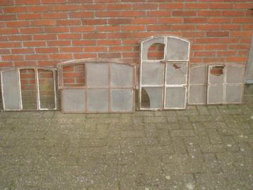 4 Stalramen Antiek Gietijzer Schanier Boograam oud Glas Hout