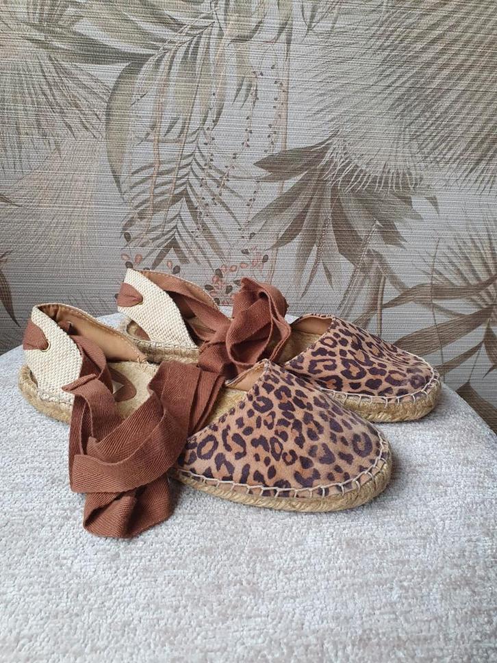 Espadrilles met linten - Maat 38, Kleding | Dames, Schoenen, Zo goed als nieuw, Espadrilles of Moccasins, Bruin, Ophalen of Verzenden