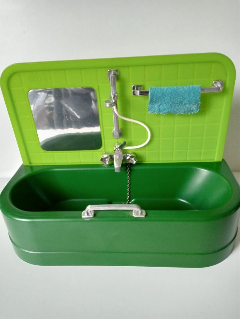 Vintage groene poppen badkuip met accessoires, Ophalen of Verzenden, Gebruikt, Babypop