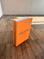 De catwalk geschiedenis van 't merk Louis Vuitton 1998-2018, Boeken, Verzenden, Zo goed als nieuw, Mode algemeen