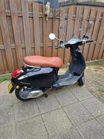 Vespa scooter, Fietsen en Brommers, Ophalen of Verzenden, Zo goed als nieuw, Benzine, Vespa