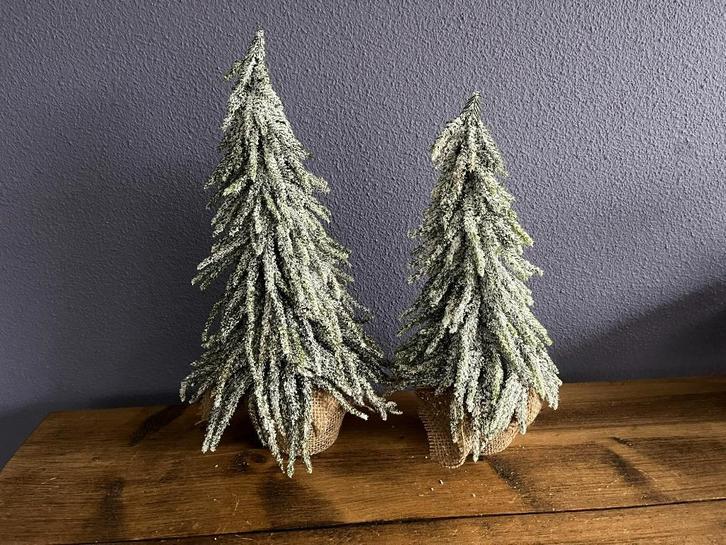 Mini kunstkerstboom met jute voet, Diversen, Kerst, Nieuw, Ophalen of Verzenden