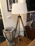 Nieuwe vloerlamp - staande lamp rustieke driepoot flamant, Pietseweg 13A Oud Gastel, Info@ptmd.nl, Ophalen of Verzenden, Zo goed als nieuw