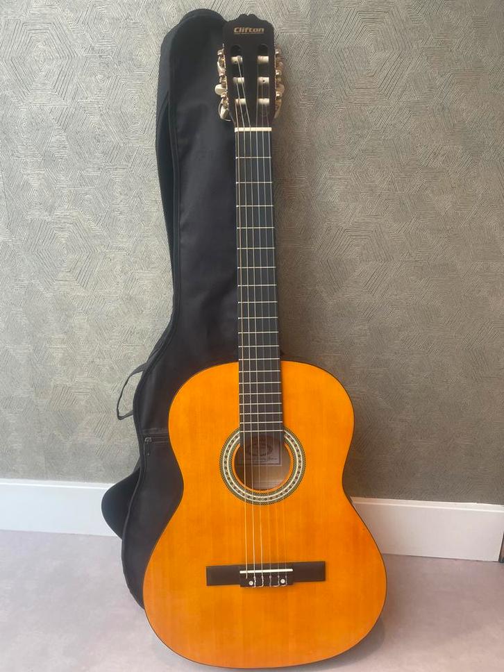 Clifton Klassieke Gitaar met Tas, Muziek en Instrumenten, Snaarinstrumenten | Gitaren | Akoestisch, Zo goed als nieuw, Klassieke of Spaanse gitaar
