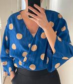 Zara top blouse blauw met beige stippen maat XS 34, Kleding | Dames, Blouses en Tunieken, Zara, Maat 34 (XS) of kleiner, Blauw