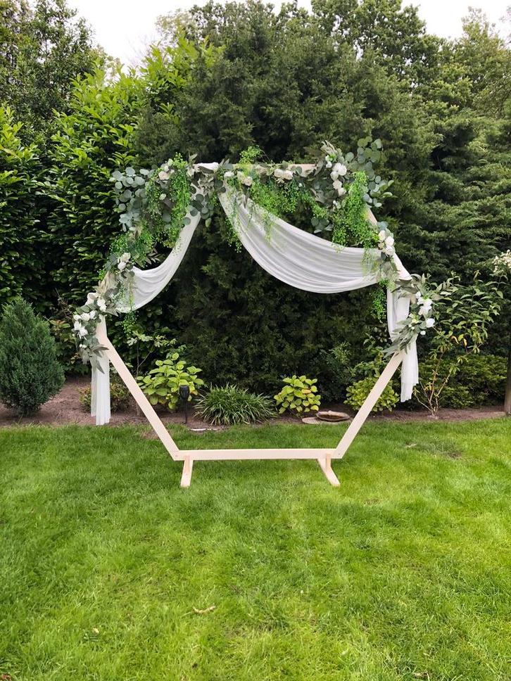 Trouwboog Backdrop hexagon 2mtr, Hobby en Vrije tijd, Feestartikelen, Versiering, Geboorte of Huwelijk, Ophalen of Verzenden