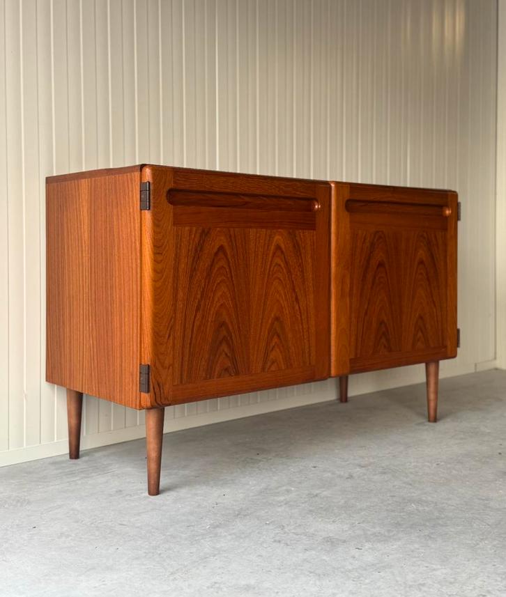 Lowboard Dressoir Deens Teak, Huis en Inrichting, Kasten | Dressoirs, Zo goed als nieuw, 100 tot 150 cm, 25 tot 50 cm, Met deur(en)
