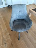 Eetkamertafel en stoelen plus twee salontafels, Ophalen, Zo goed als nieuw, Strak modern, 4 tot 6 stoelen