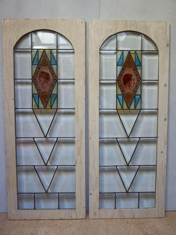 Set van 2 art deco glas in lood, jaren 20 Charleston beschikbaar voor biedingen