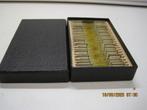 oude microscoop glazen plaatjes 25 stuks (354), Audio, Tv en Foto, Optische apparatuur | Microscopen, Ophalen of Verzenden, Zo goed als nieuw