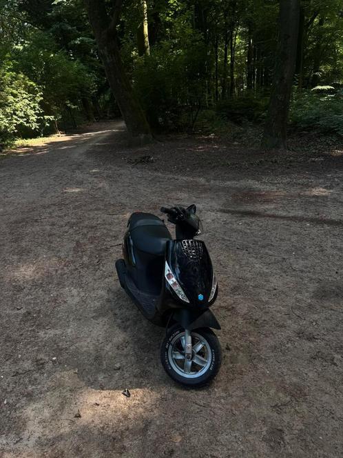 Piaggio zip 2 takt 50cc, Fietsen en Brommers, Scooters | Piaggio, Zo goed als nieuw, Zip, Ophalen