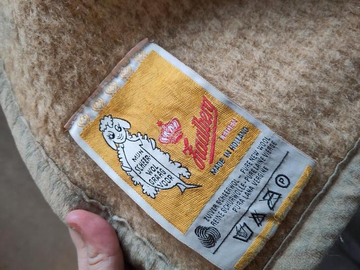 Wollen deken, bedsprei, kleed zuiver scheerwol 210x240cm, Huis en Inrichting, Woonaccessoires | Plaids en Woondekens, Gebruikt