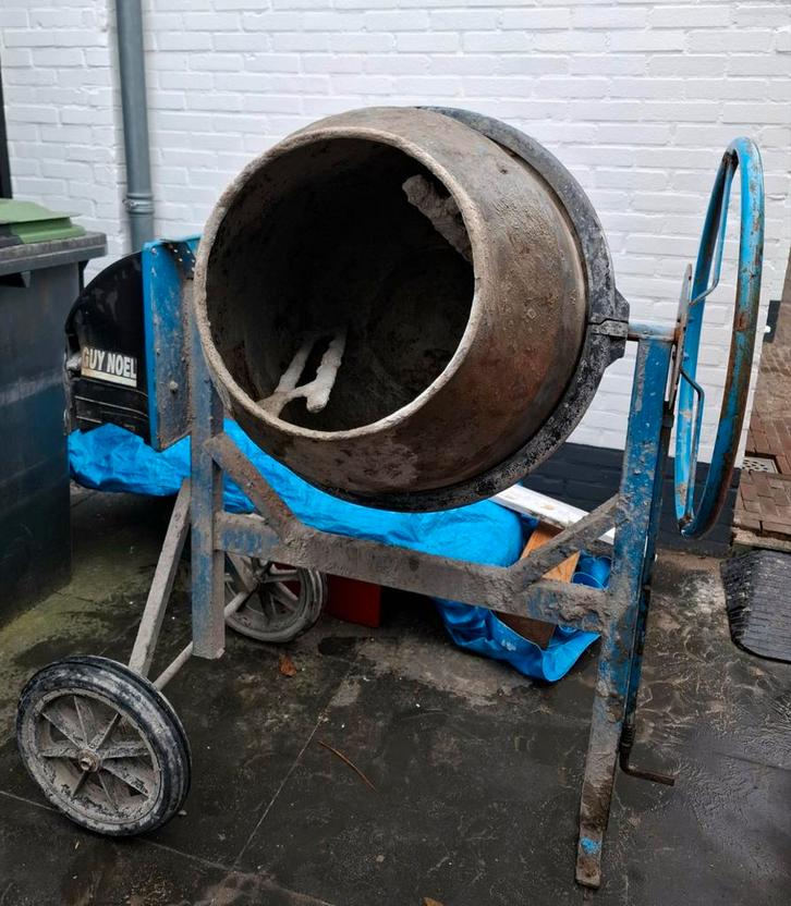 Betonmolen 130 Liter Guy Noel | Gietijzeren tandkrans 230v, Doe-het-zelf en Verbouw, Betonmolens, Gebruikt, Ophalen