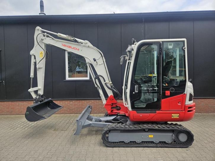 Takeuchi TB240 Stage V - 1800 uur, Zakelijke goederen, Machines en Bouw | Kranen en Graafmachines, Graafmachine