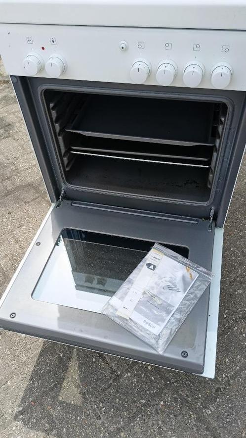 Bosch HSV422020N/08 Gasfornuis, Witgoed en Apparatuur, Fornuizen, Gebruikt, Vrijstaand, Gas, 4 kookzones, 85 tot 90 cm, 45 tot 60 cm