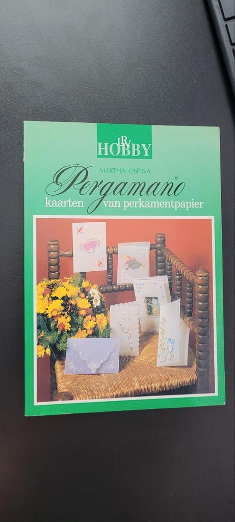 Pergamano kaarten van perkamentpapier - Martha Ospina, Boeken, Hobby en Vrije tijd, Zo goed als nieuw, Scrapbooking en Knutselen