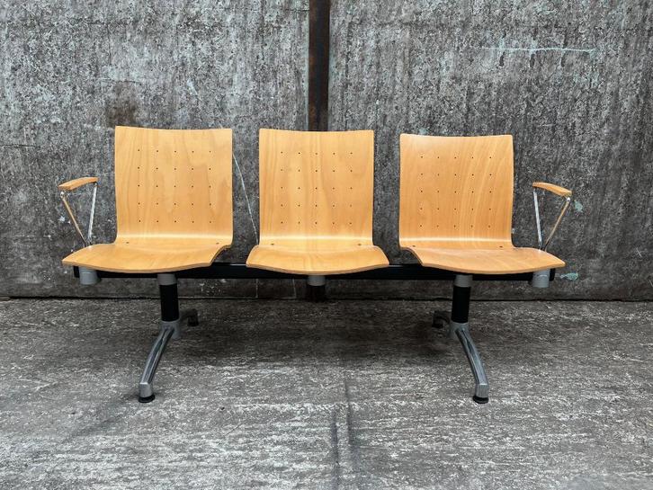 Kembo wachtkamerbank 3-zits, Huis en Inrichting, Stoelen, Gebruikt, Drie, Hout, Metaal, Bruin, Ophalen of Verzenden