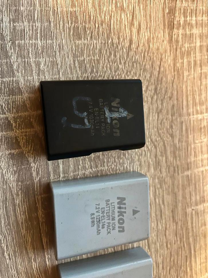 3x Nikon EN-EL14a Accu - 7.2V 1230mAh, Audio, Tv en Foto, Accu's en Batterijen, Gebruikt, Oplaadbaar, Ophalen of Verzenden