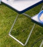 GEVRAAGD: 2 Crespo oplegbladen blauw of grijs, Ophalen of Verzenden, Gebruikt, Campingmeubel-accessoire