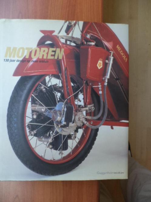 MOTOREN, catalogus Guggenheimmuseum, 130 jaar motoren, Boeken, Motoren, Zo goed als nieuw, Ophalen of Verzenden
