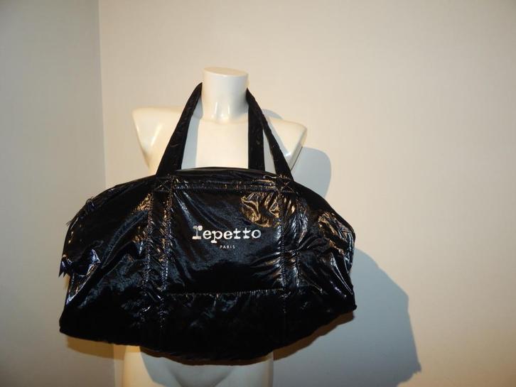 Repetto gevoerde zwarte tas aparte stof merk druk voorkant, Sieraden, Tassen en Uiterlijk, Tassen | Damestassen, Zo goed als nieuw