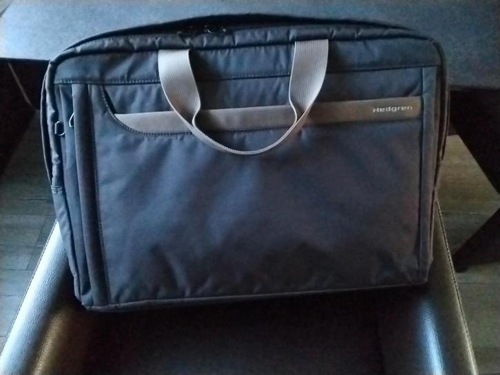Mooie grote laptoptas, Computers en Software, Laptoptassen, Zo goed als nieuw, 17 inch of meer, Ophalen of Verzenden