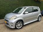 Daihatsu Sirion 2 1.3-16V Sport/Rijd Goed/Airco/Nwe Apk, Auto's, Daihatsu, Stof, Gebruikt, Zwart, 4 cilinders