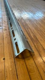 Ijzeren hoeken, hoekijzers 4,5 x 4,5 x 288 cm nieuw, Doe-het-zelf en Verbouw, IJzerwaren en Bevestigingsmiddelen, Ophalen, Zo goed als nieuw