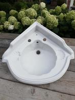 Grote Engelse hoekfontein mooie vorm 43x43cm Devon Devon