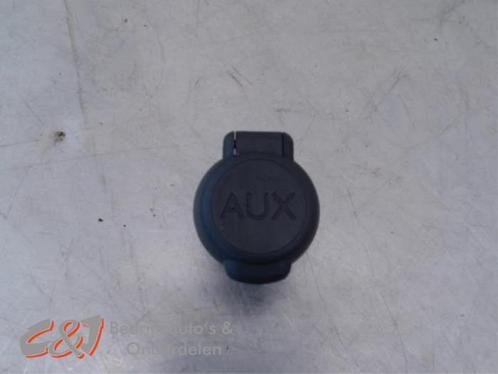 AUX/USB aansluiting van een Peugeot Partner, Auto-onderdelen, Elektronica en Kabels, Peugeot, Gebruikt, 3 maanden garantie, Ophalen of Verzenden